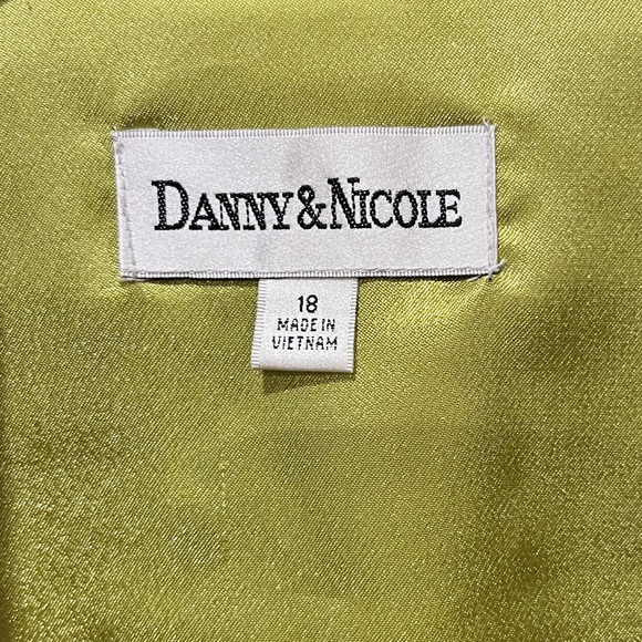 Ladies suit jacket - Picture 5 of 6